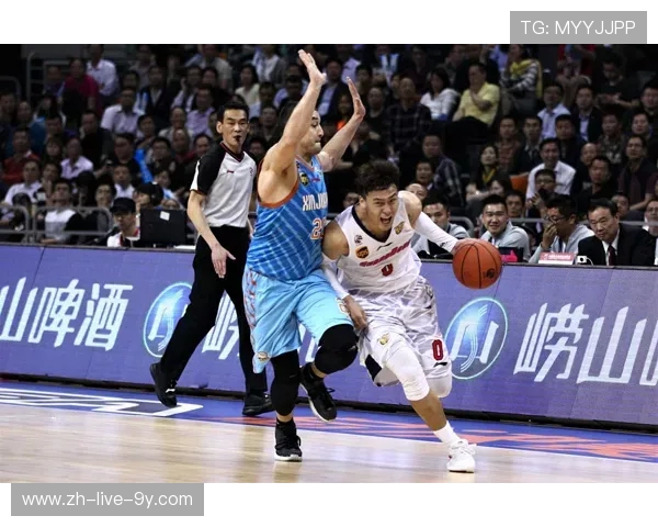 上海篮球队中路突破革新探索新战术提升球队整体实力与竞争力